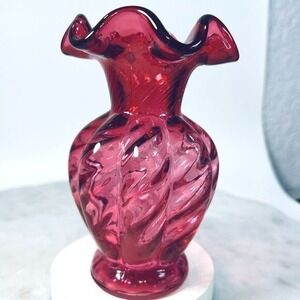 Vtg Fenton Hand‎ Blown Country Cranberry Red Glass Vase Ruffled Optic Swirl Gift